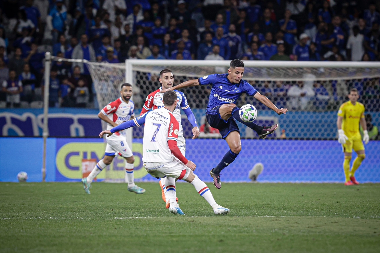 Com gol validado pelo VAR, Fortaleza perde para o Cruzeiro e chega ao 7º  jogo sem vencer na Série A - Jogada - Diário do Nordeste