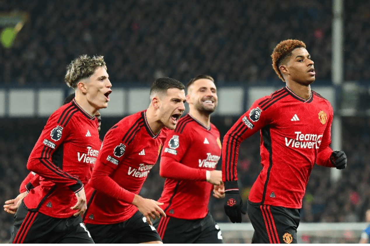 Manchester United vence e goleia o Newcastle em casa com dois de Martial, futebol inglês